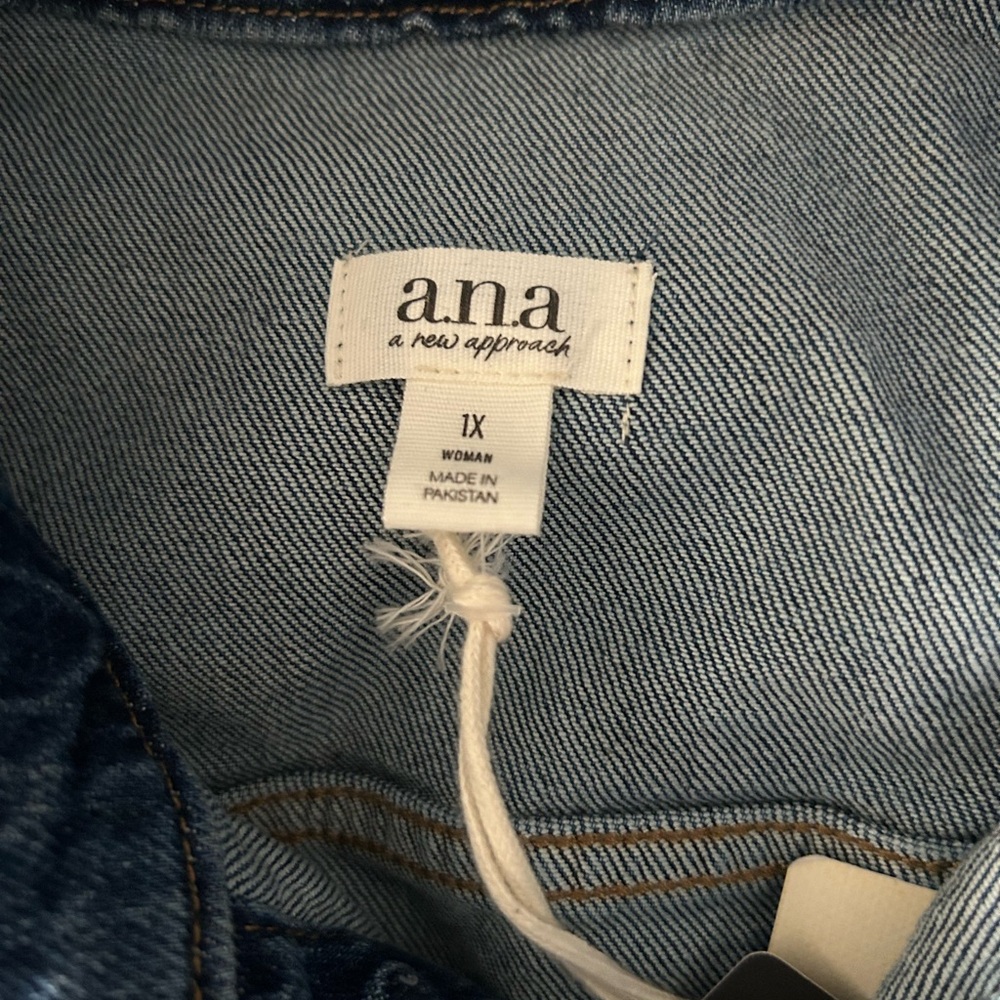 Women’s Blue Denim Jacket - Picture 2 of 6